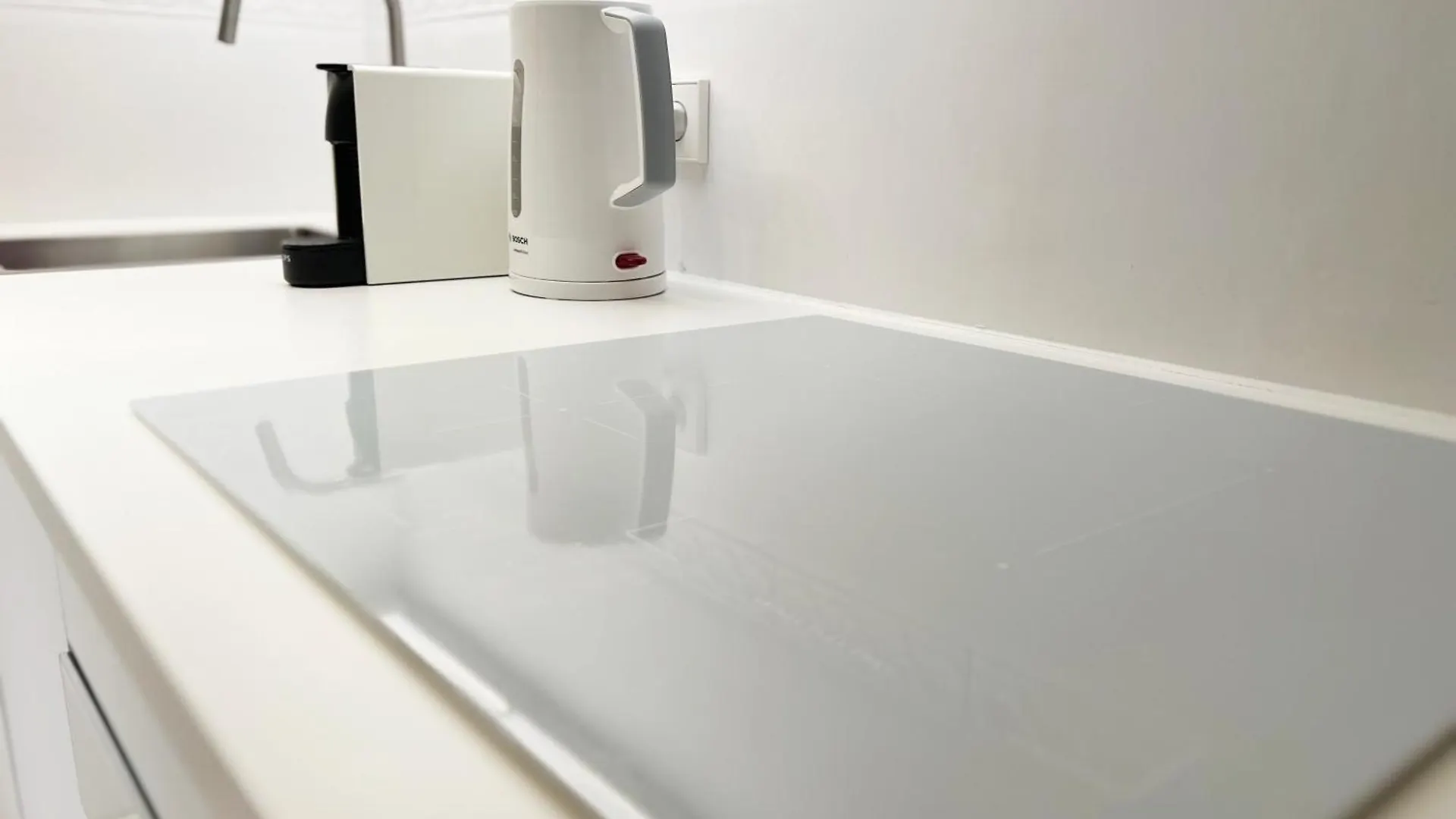 White Apartment バルセロナ